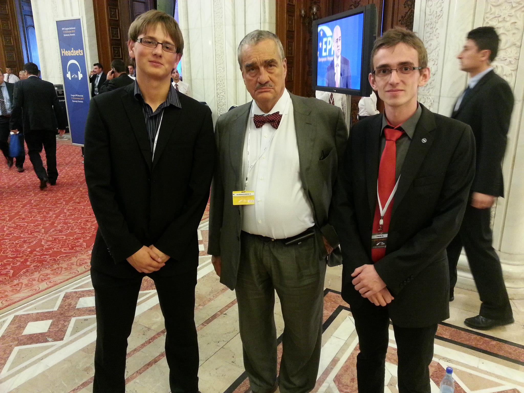 Dobrovoľníci na Kongrese EPP v Bukurešti a knieža Karel Schwarzenberg